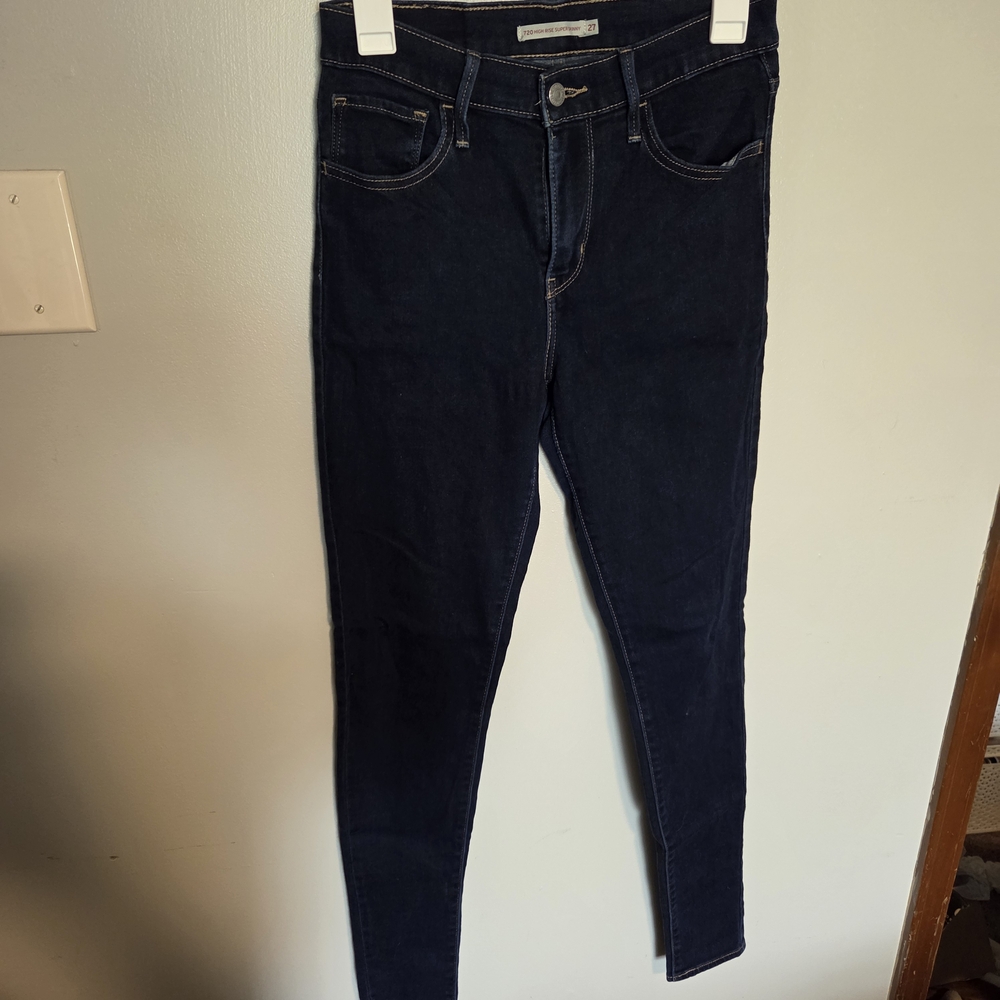 Levis Women’s Dark Wash 720 High Risesuper Skinny Jeans